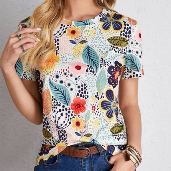 New Floral print short sleeve top - Picture 5 of 5